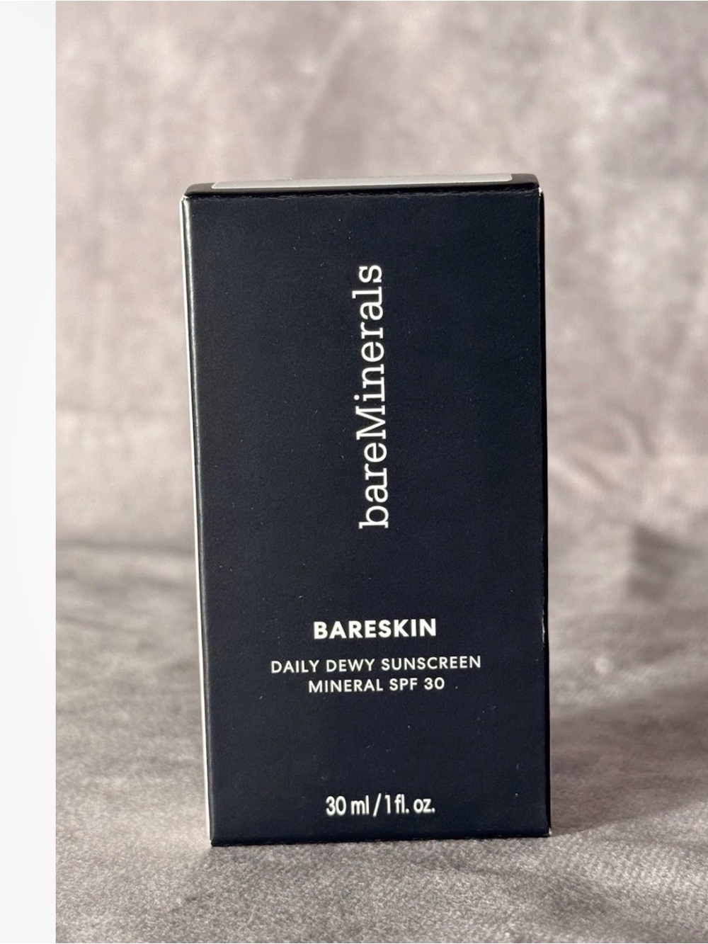 bareMinerals BARESKIN Daily Dewy Sunscreen SPF 30 - Black